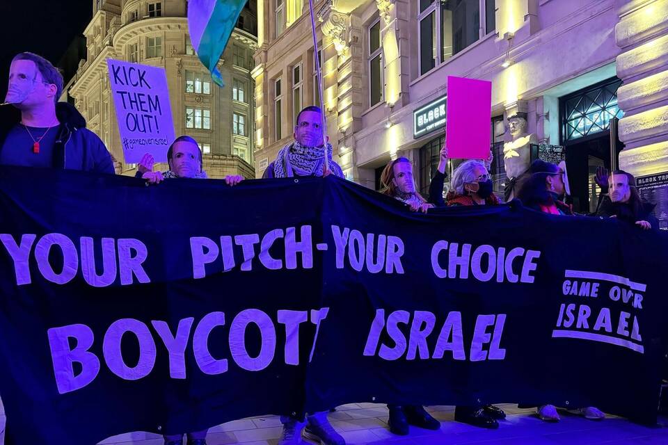 Vor der Fußball-EM 2028 - Protest in London