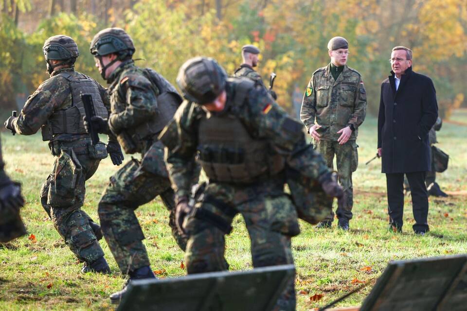Verteidigungsminister besucht Heimatschutzregiment 2 Verteidigungsminister besucht Heimatschutzregiment 2