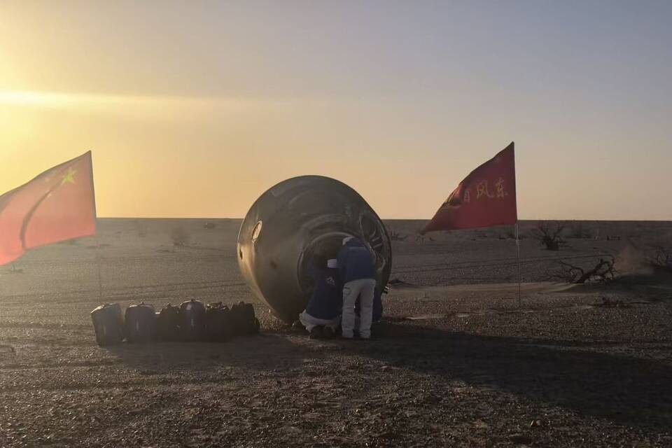 Chinas Astronauten zurück auf Erde