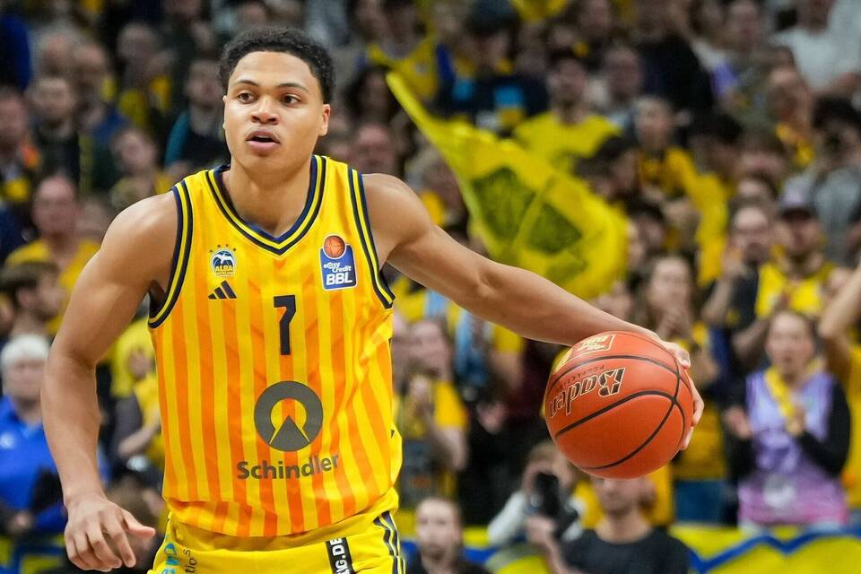 Alba-Youngster Jack Kayil