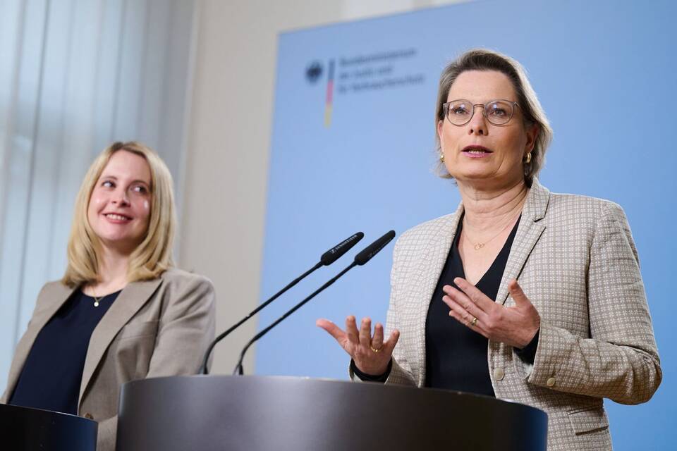 Bundesjustizministerin Hubig und Bundesbauministerin Hubertz