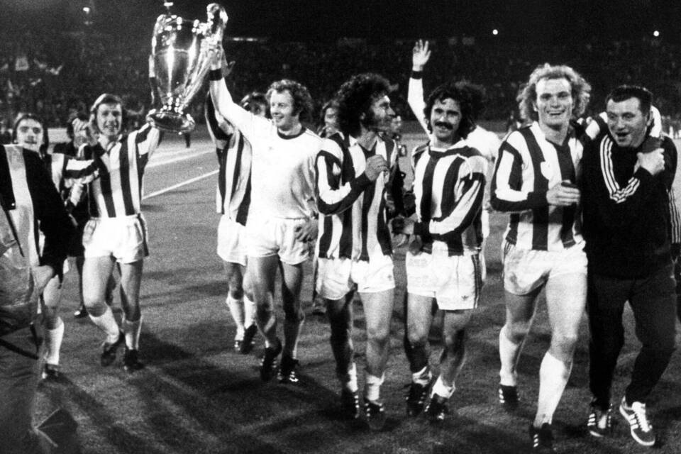 Bayern München mit dem Europapokal 1974