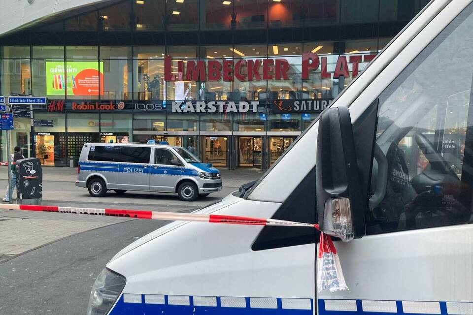 Polizei räumt Einkaufszentrum nach Drohung
