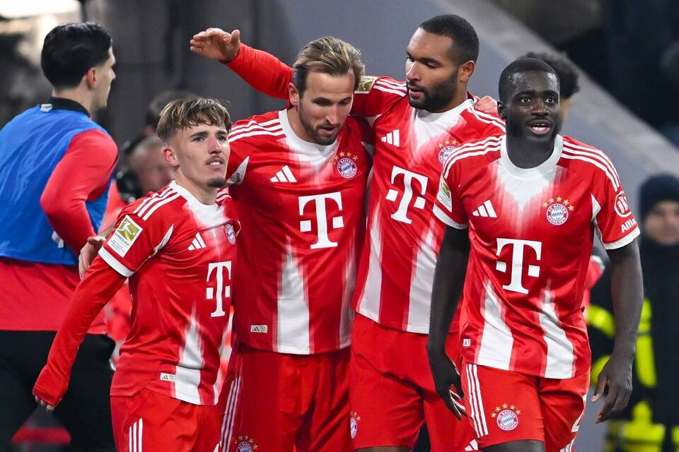  Dayot Upamecano und Harry Kane