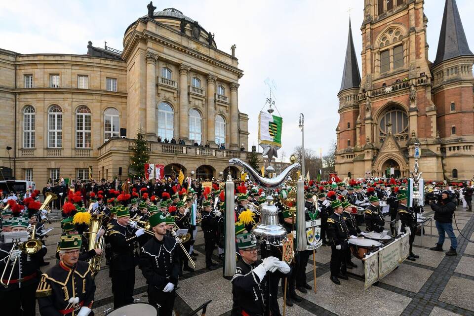 Abschluss des Kulturhauptstadtjahres 2025 - Bergparade