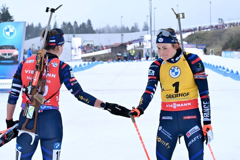Julia Simon und Justine Braisaz-Bouchet (r)