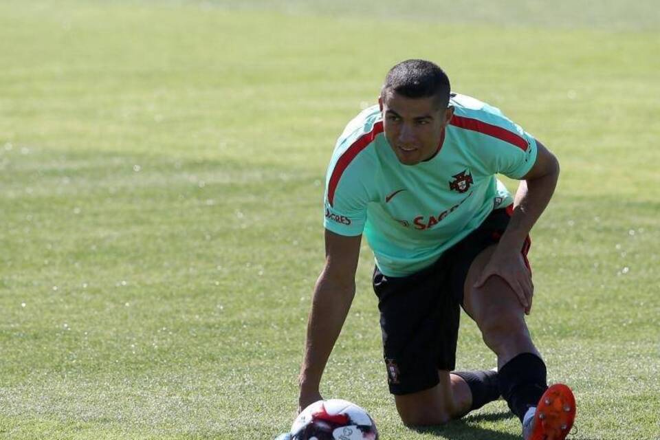 Cristiano Ronaldo Cristiano Ronaldo