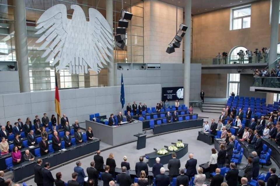 Schweigeminute im Bundestag