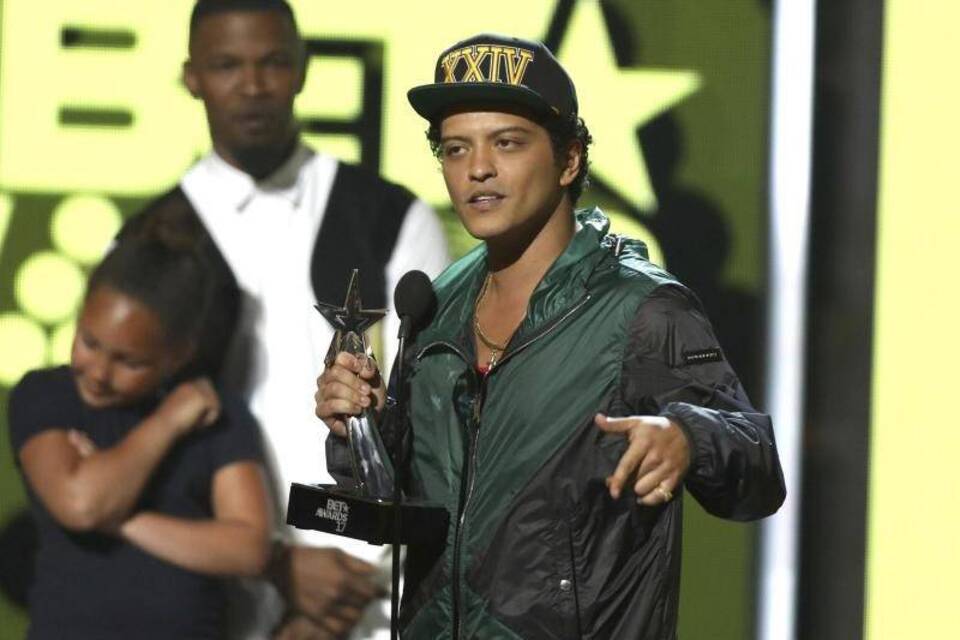BET Awards - Bruno Mars