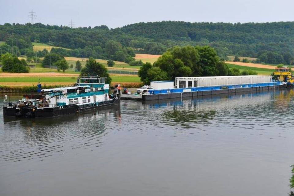 Castor-Transport auf dem Neckar