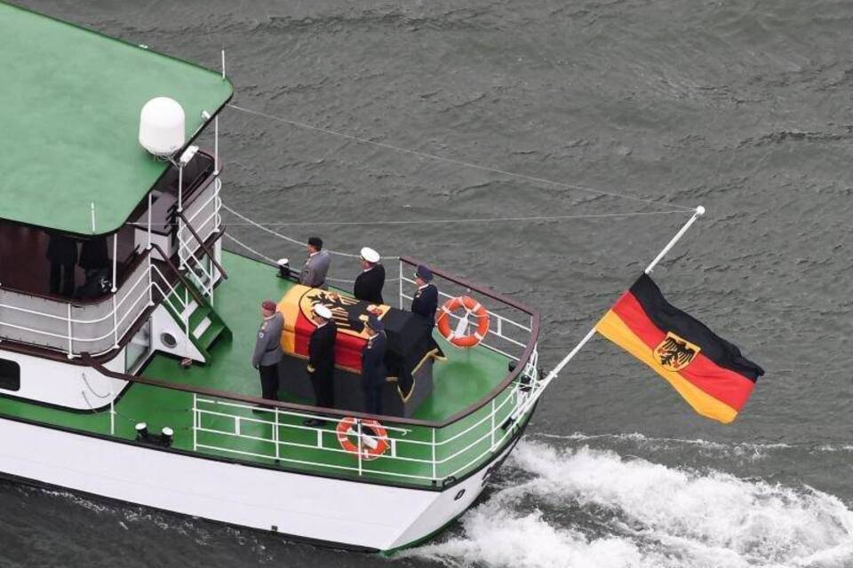 Auf dem Rhein Auf dem Rhein