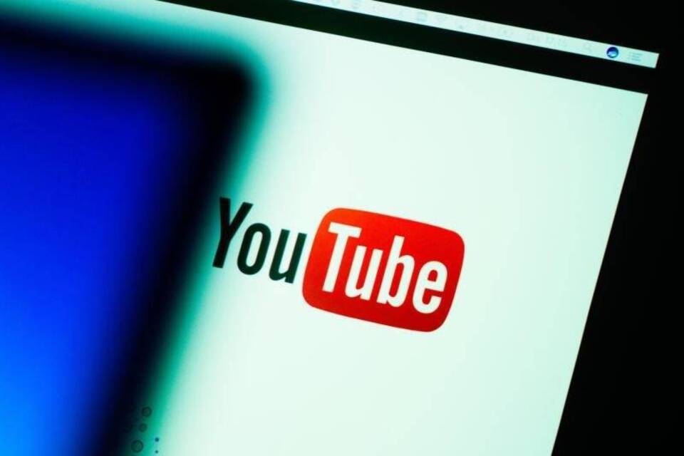YouTube YouTube