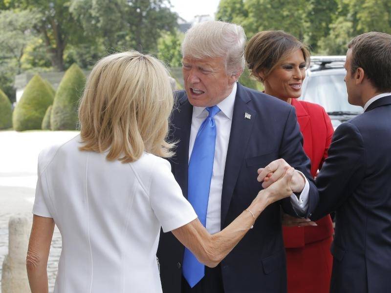 Lob Fur Brigitte Macron Trump Und Die Frauen Spruch In Paris Sorgt Fur Diskussion Ausland Rnz