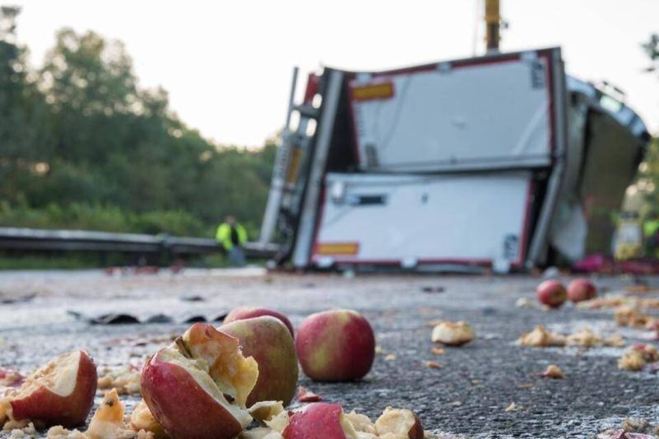 Äpfel auf der Autobahn