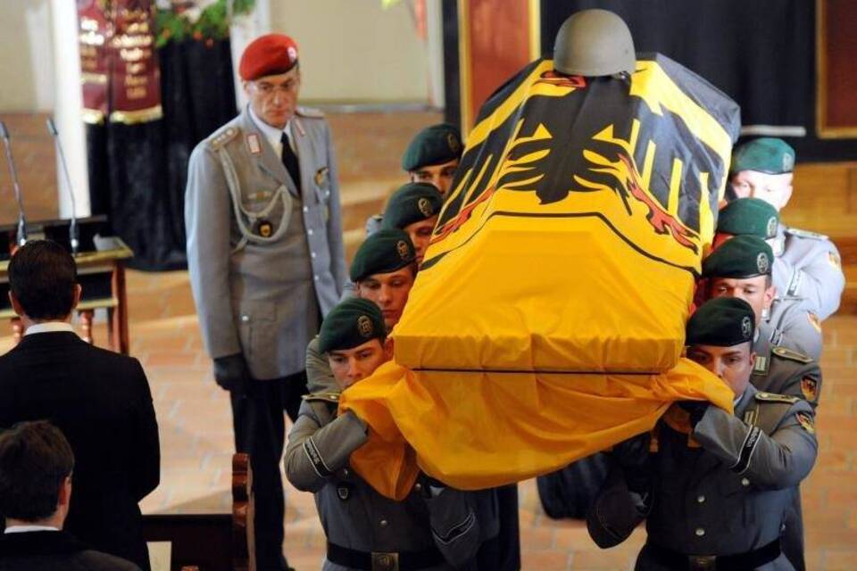 Trauerfeier für getöteten Soldaten Trauerfeier für getöteten Soldaten