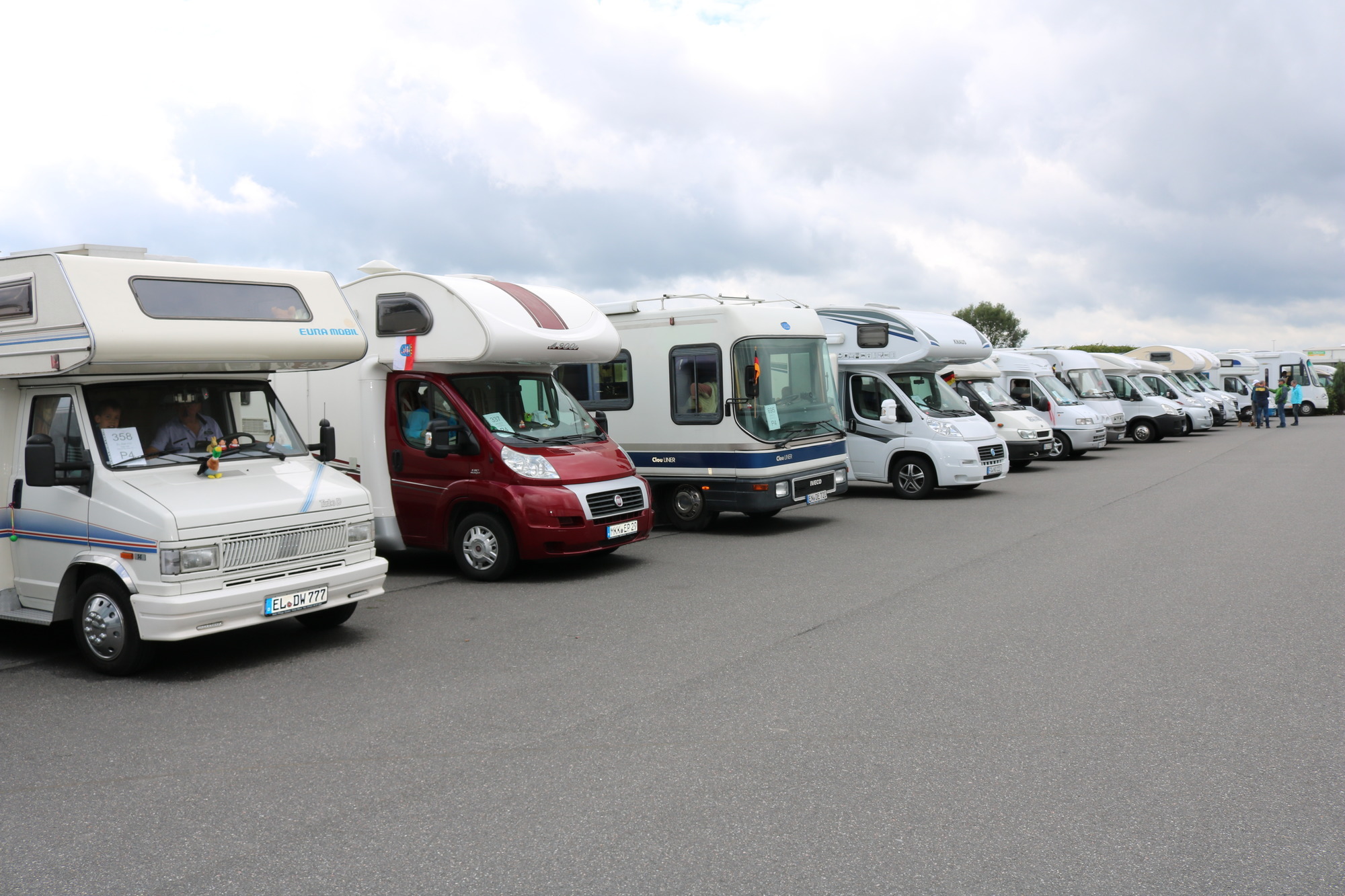 Wohnmobil-Weltrekord Walldürn - die Fotogalerie - Fotogalerien - RNZ Wohnmobil-Weltrekord Walldürn - die Fotogalerie - Fotogalerien - RNZ