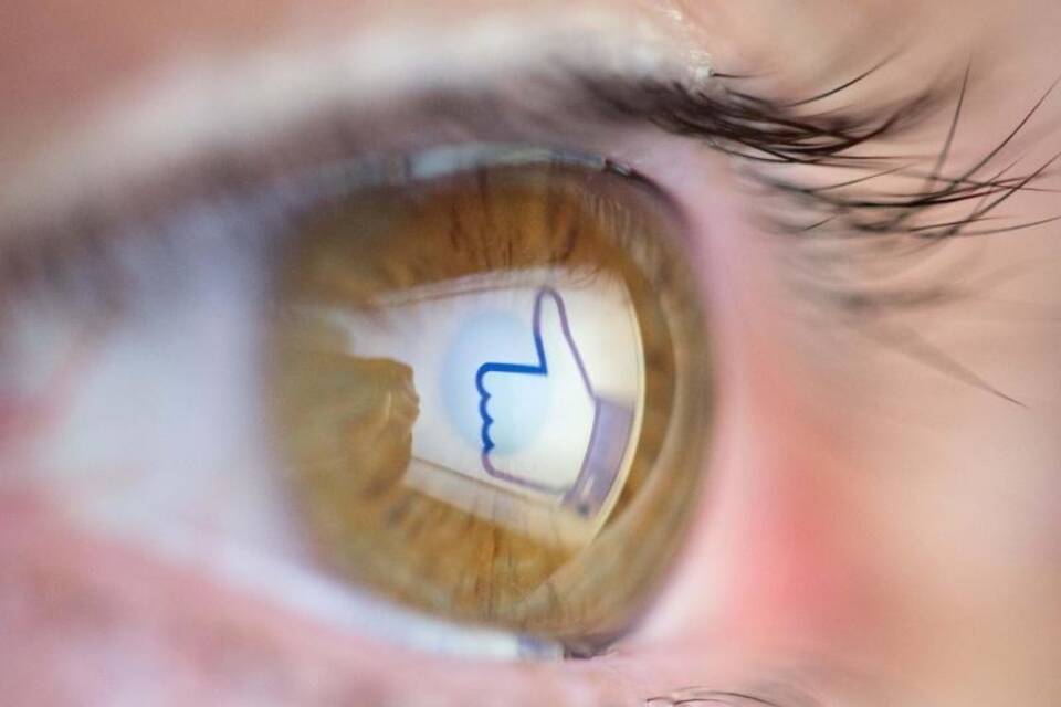 Facebook Facebook