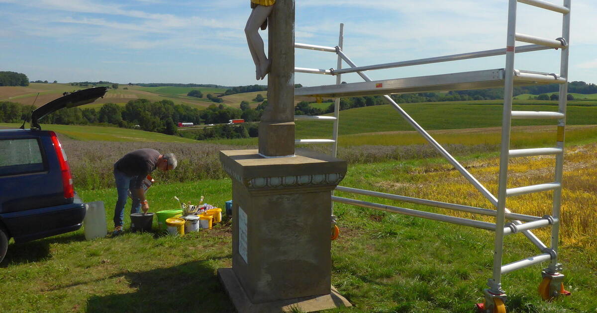 Kunstprojekt in Sinsheim-Eschelbach: Ein Feldkreuz im ...