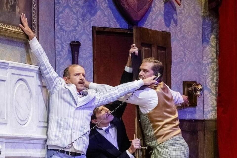 «The Play that goes wrong»
