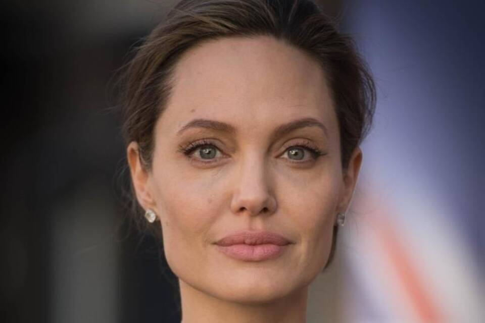 Angelina Jolie Angelina Jolie