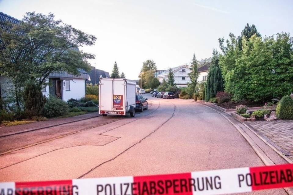 Drei Tote nach Schüssen in Wohnhaus Drei Tote nach Schüssen in Wohnhaus