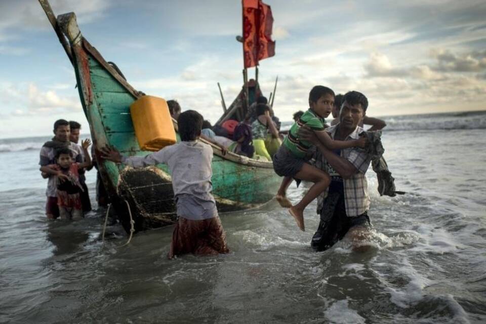 Rohingya fliehen nach Bangladesch