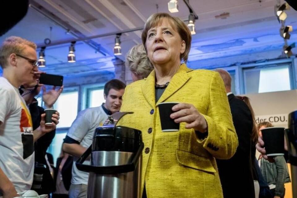 Merkel mit Wahlkampfhelfern