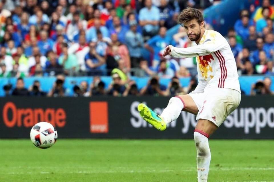 Gerard Piqué Gerard Piqué