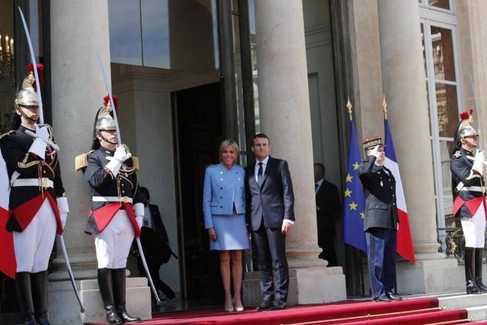 Brigitte & Emmanuel Macron Brigitte & Emmanuel Macron