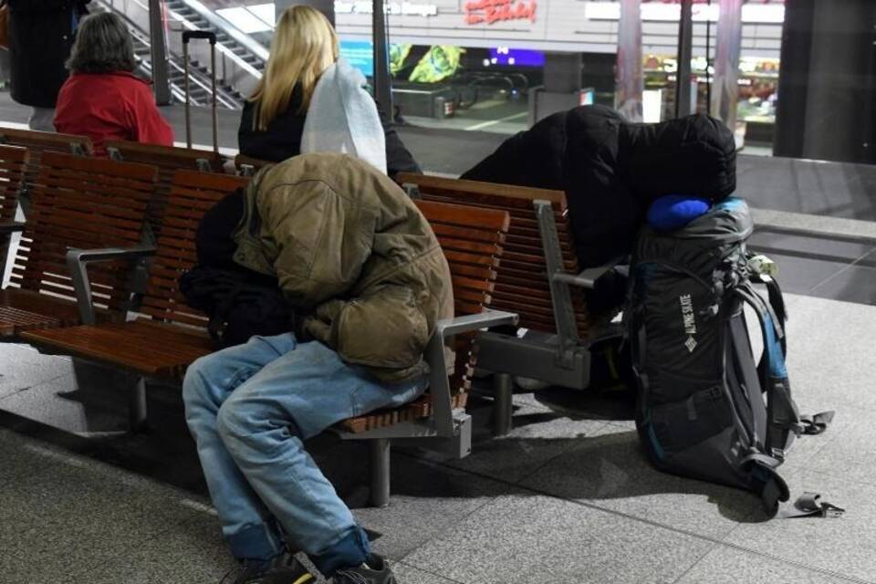Schlaf auf dem Hauptbahnhof Schlaf auf dem Hauptbahnhof