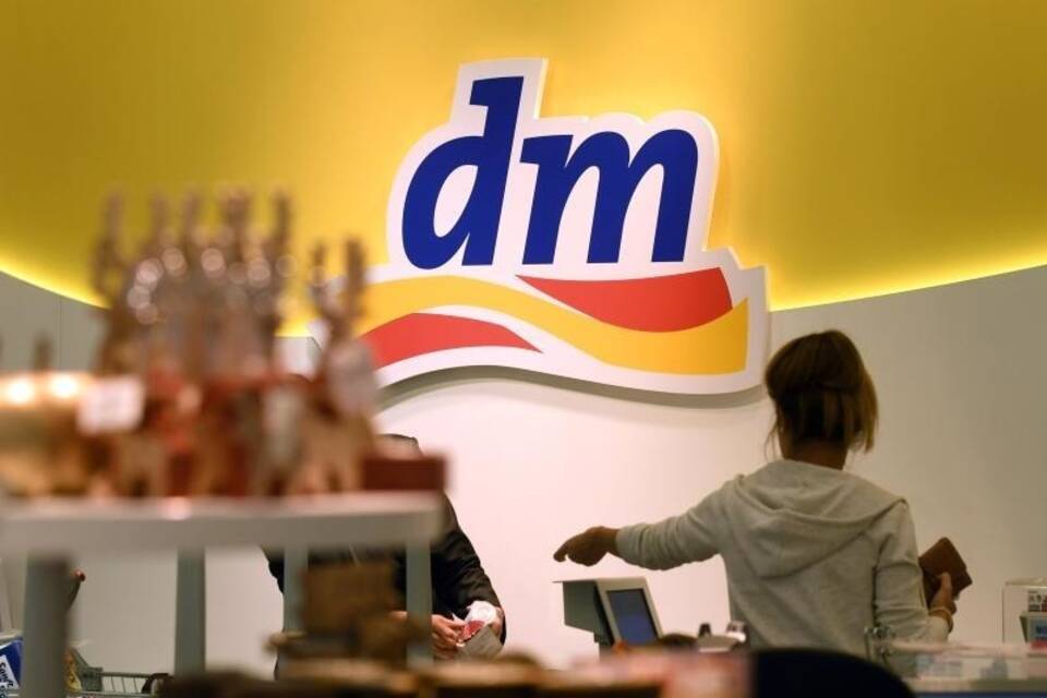 dm-Drogeriemarkt dm-Drogeriemarkt