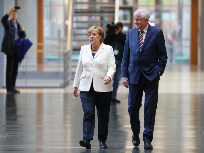 Ganz ehrlich? Es ist doch klar, dass wir Heldt, wenn er denn wirklich zu uns kommen sollte, aus dem Vertrag kaufen müssten. Nur wären 5 Millionen natürlich ganz schön happig.