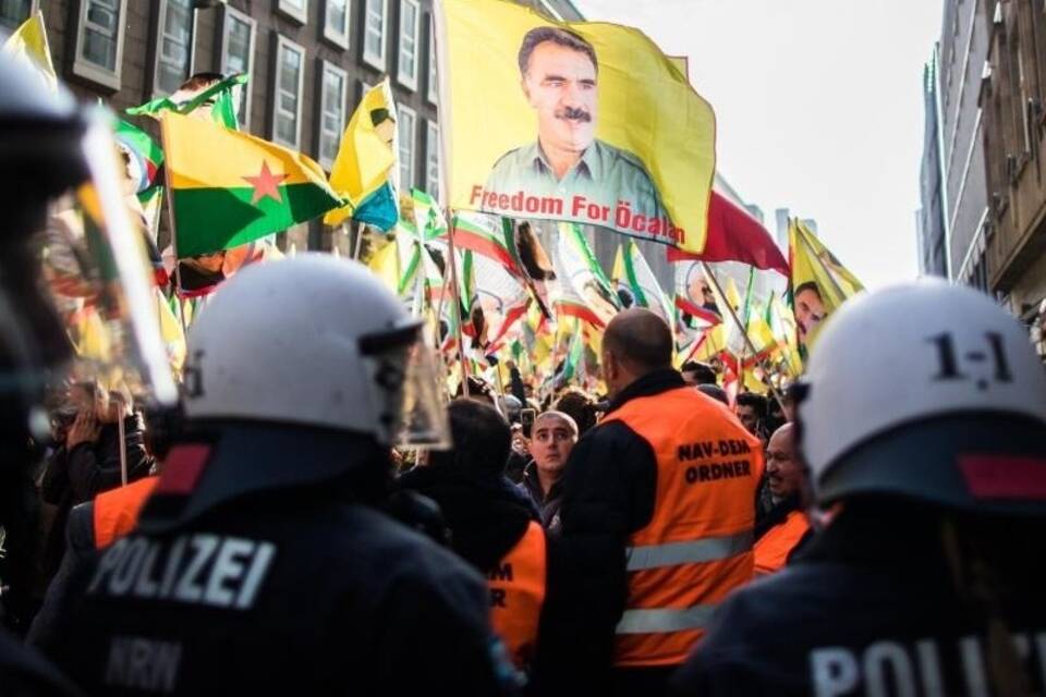 Kurden-Demonstration in Düsseldorf Kurden-Demonstration in Düsseldorf