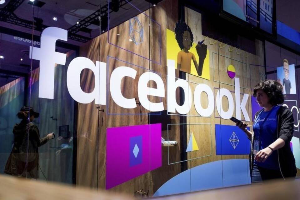 Facebook Facebook