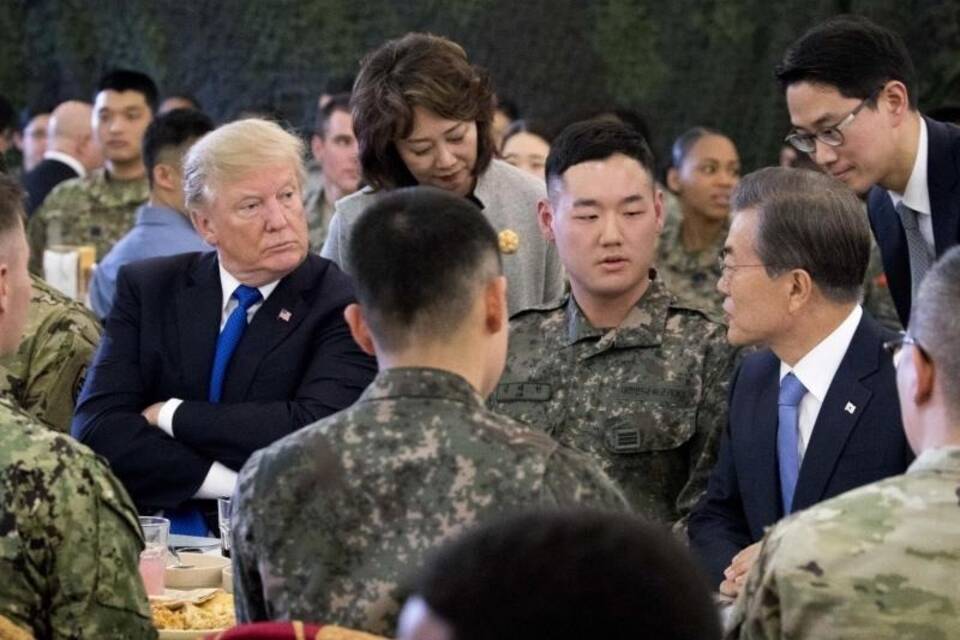Trump auf erster Asien-Reise Trump auf erster Asien-Reise