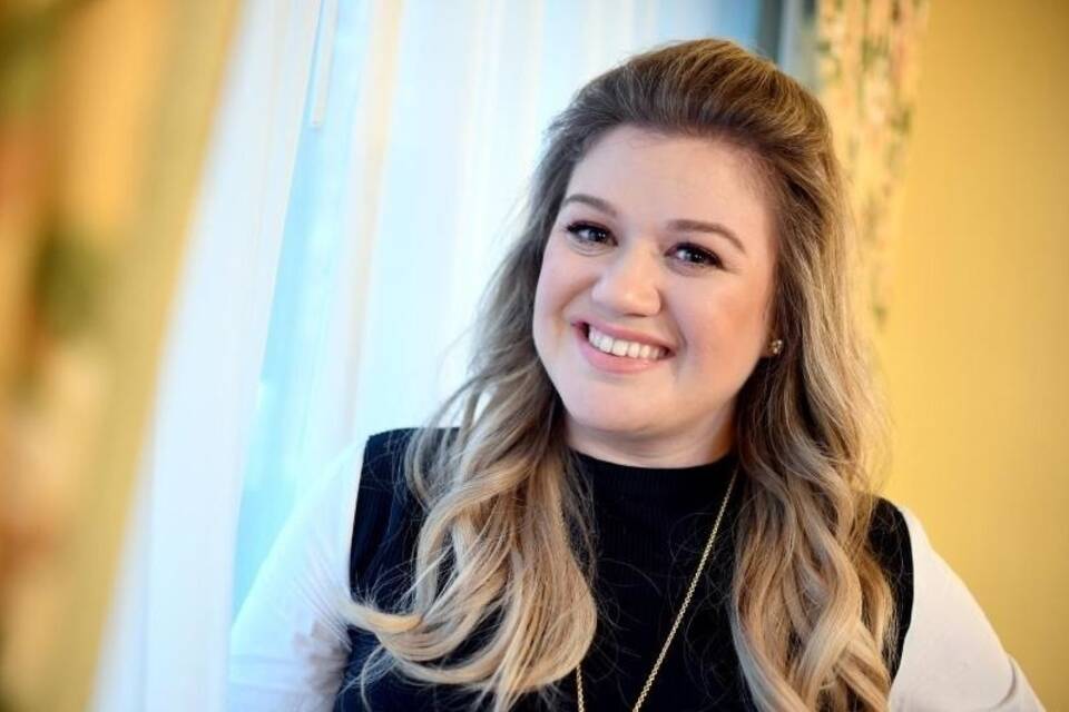 Kelly Clarkson Kelly Clarkson