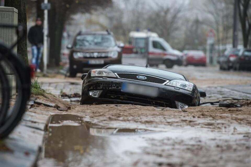 Wasserrohrbruch in Berlin Lichtenberg