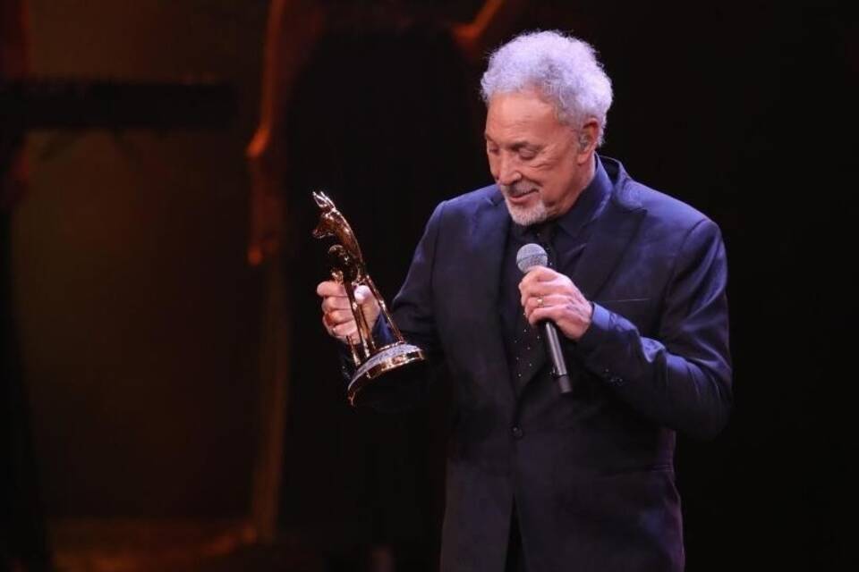 Tom Jones Tom Jones