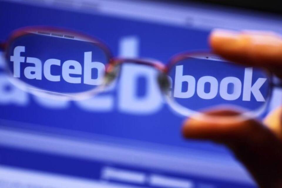 Facebook Facebook
