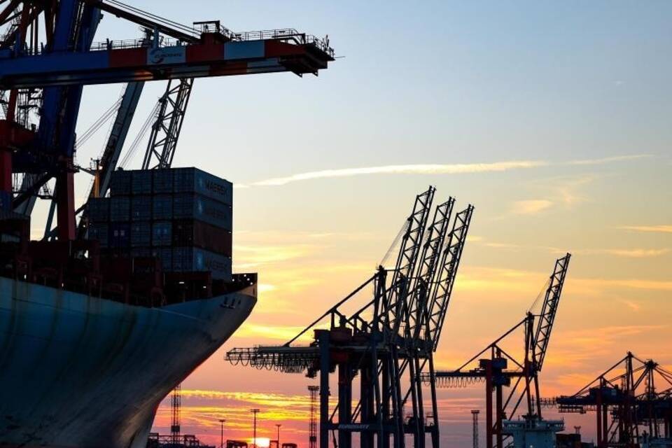 Kräne im Hamburger Hafen Kräne im Hamburger Hafen