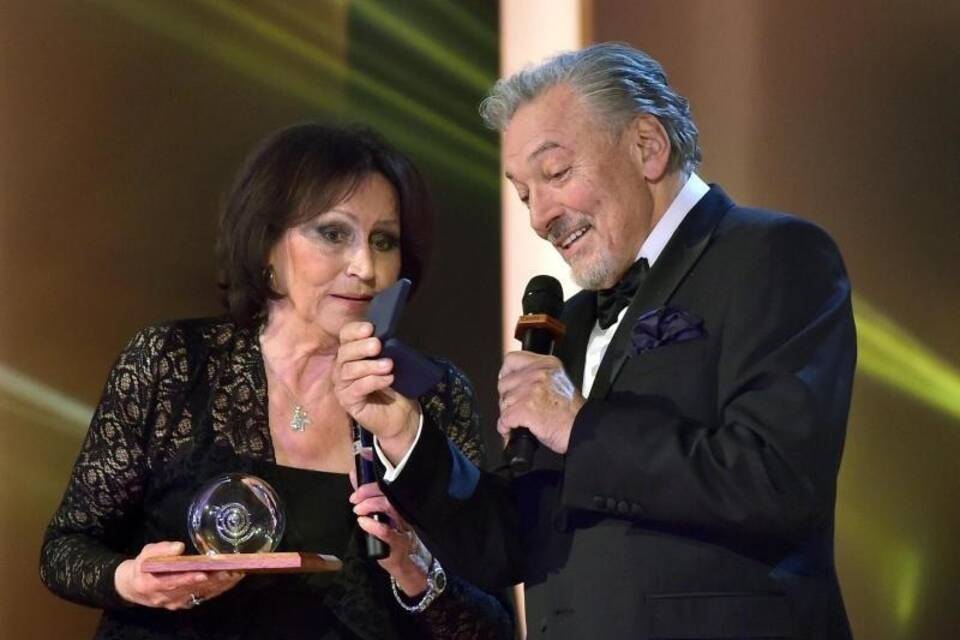 Marta Kubisov + Karel Gott Marta Kubisov + Karel Gott
