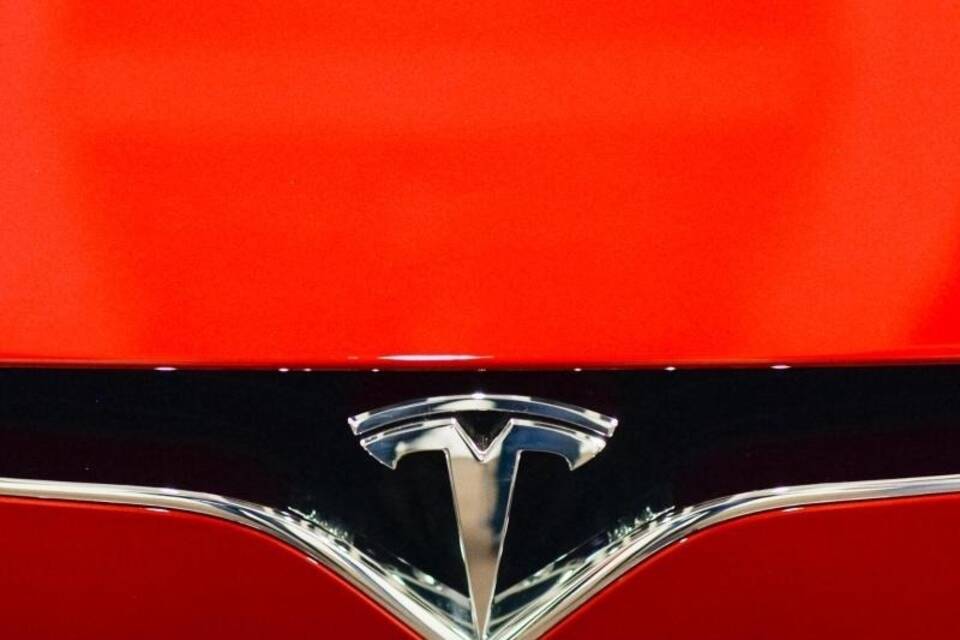Tesla Tesla