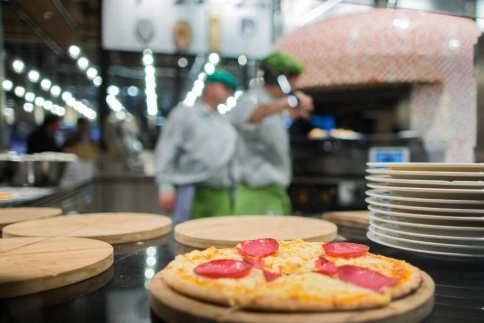 Frische Pizza im Supermarkt