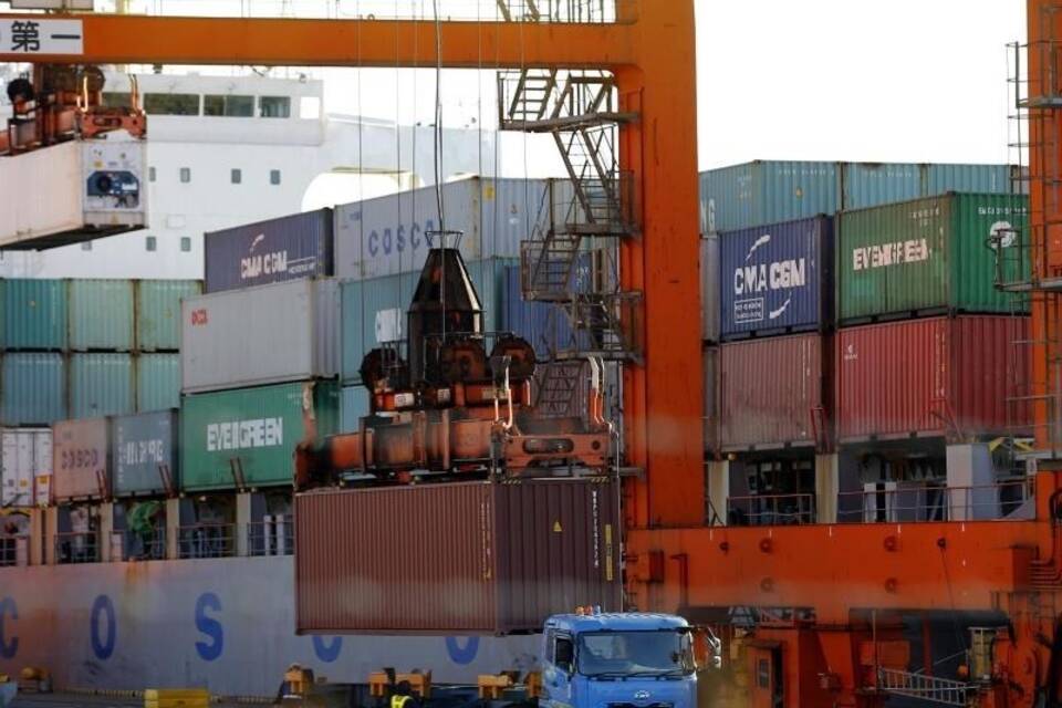 Containerhafen in Tokio