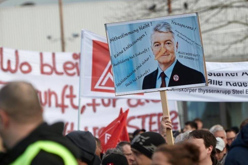 Stahlarbeiter demonstrieren Stahlarbeiter demonstrieren