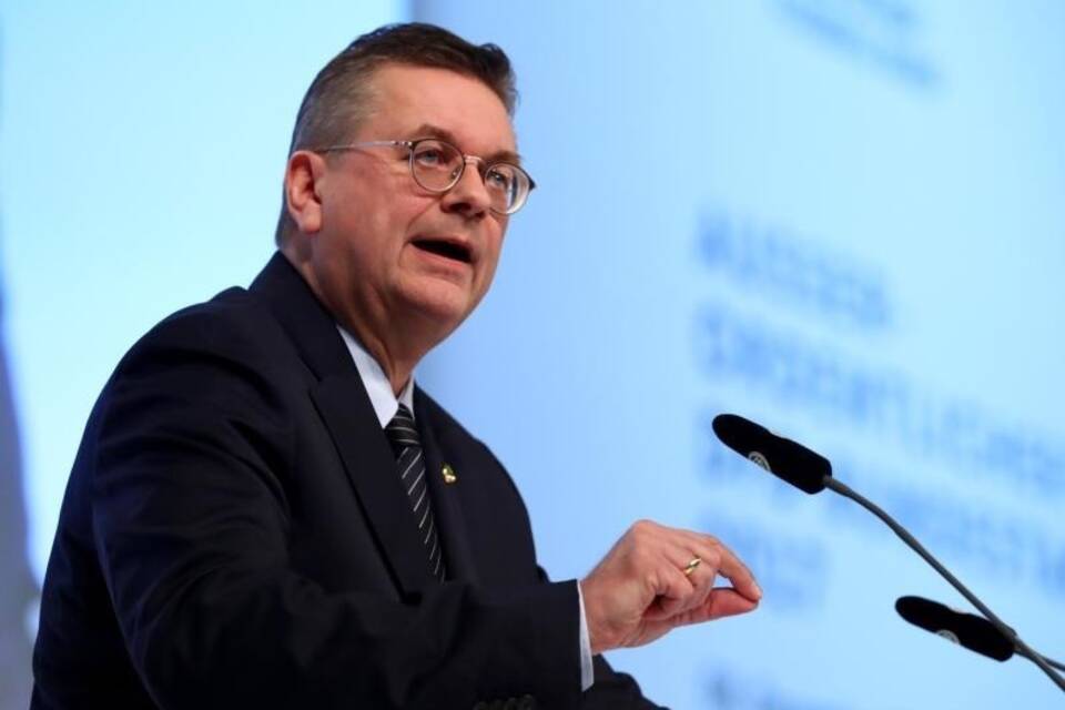 Reinhard Grindel Reinhard Grindel