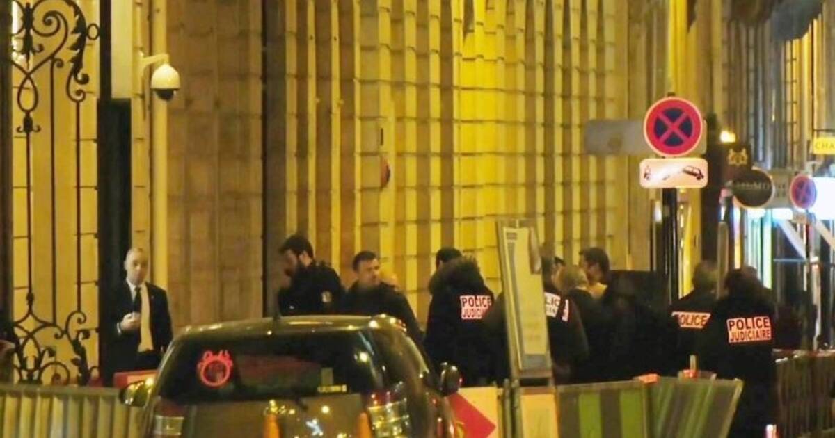 Polizei Findet Komplette Beute Zwei Täter Nach Raubüberfall Auf Pariser Ritz Hotel Gesucht