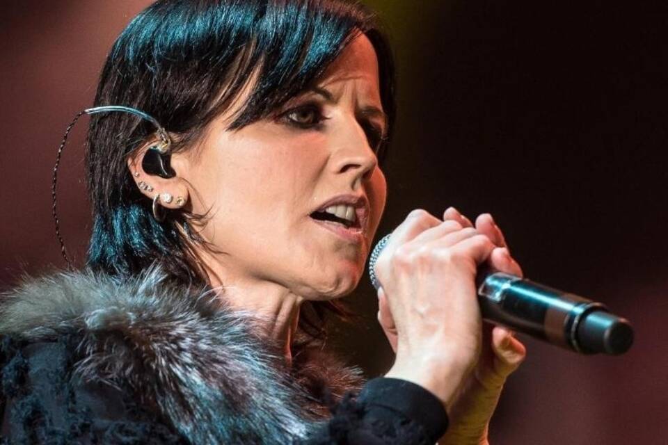 Dolores O'Riordan Dolores O'Riordan