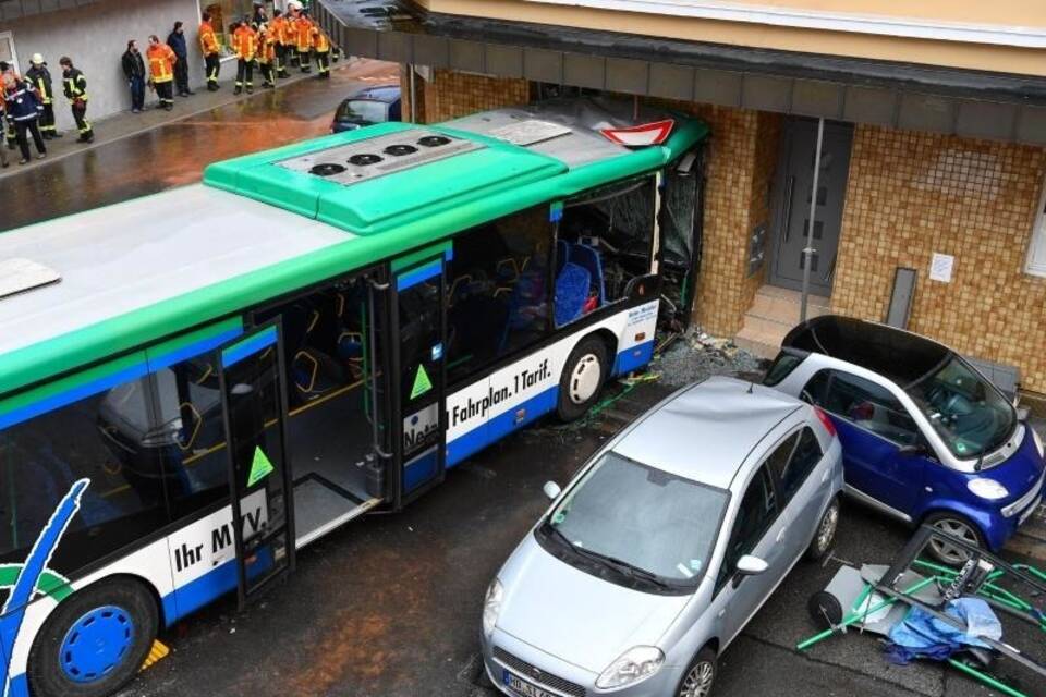 Schulbus-Unfall Schulbus-Unfall