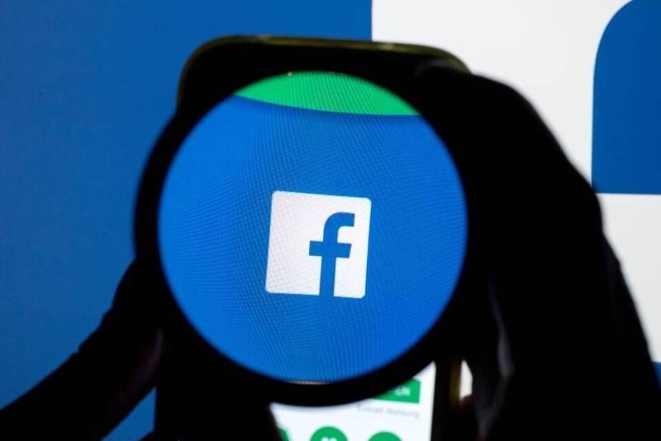 Facebook Facebook